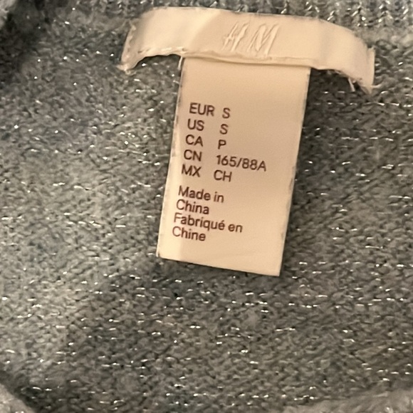 4/$20 H & M shimmer blue/grey sweater- size small - Picture 3 of 7